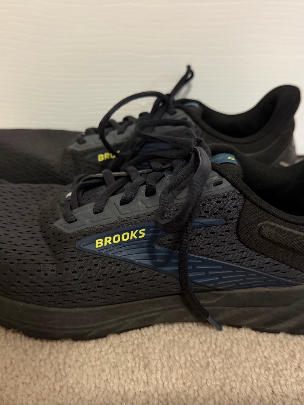 Brooks Anthem 6 Shoes Mens Size 9.5 Black Mesh Running Sneakers 43 EUR - Picture 2 of 9